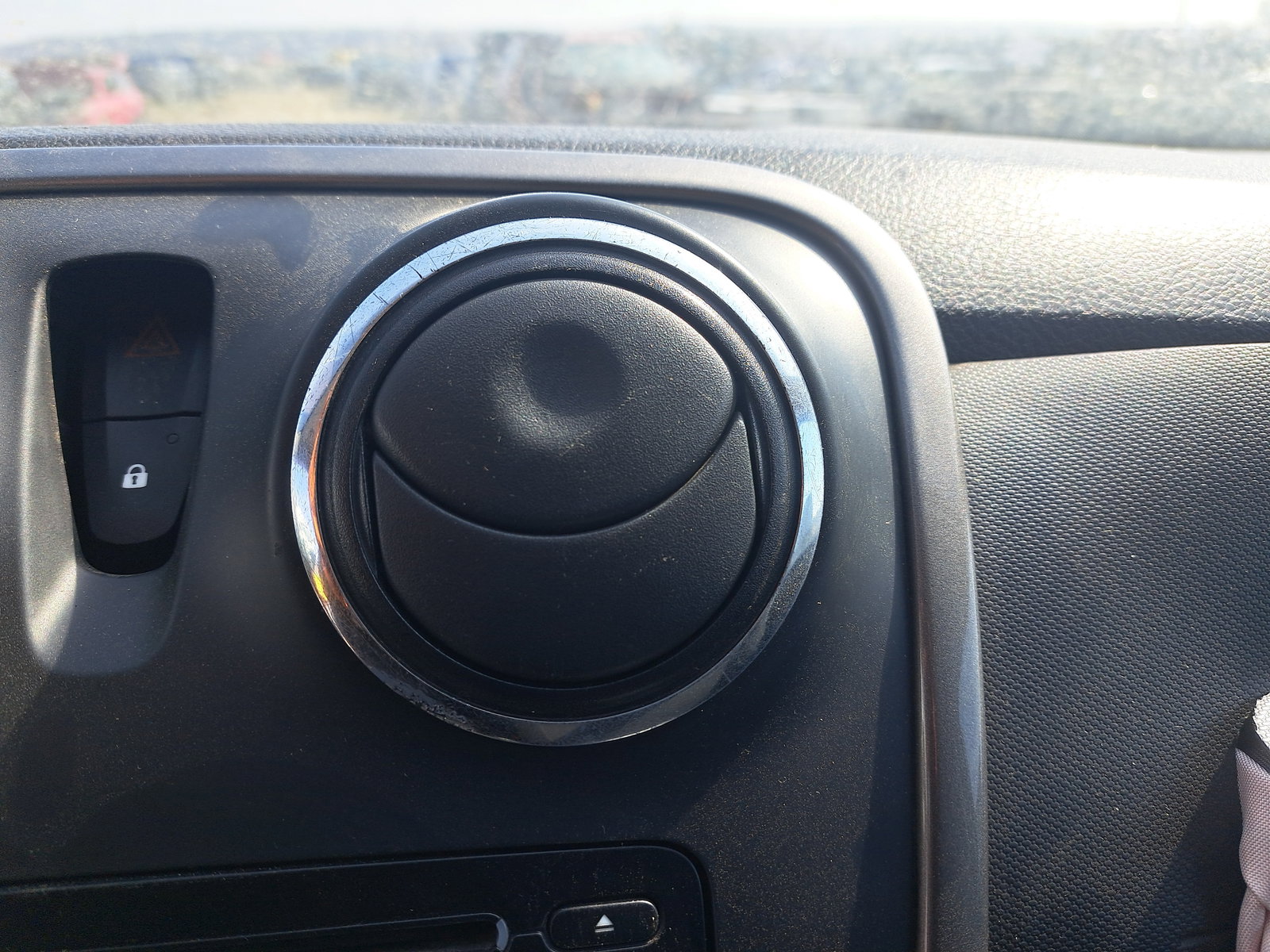 Grila aerisire centrala dreapta Dacia Logan 2 [Fabr 2012-2020] OEM - imagine 1