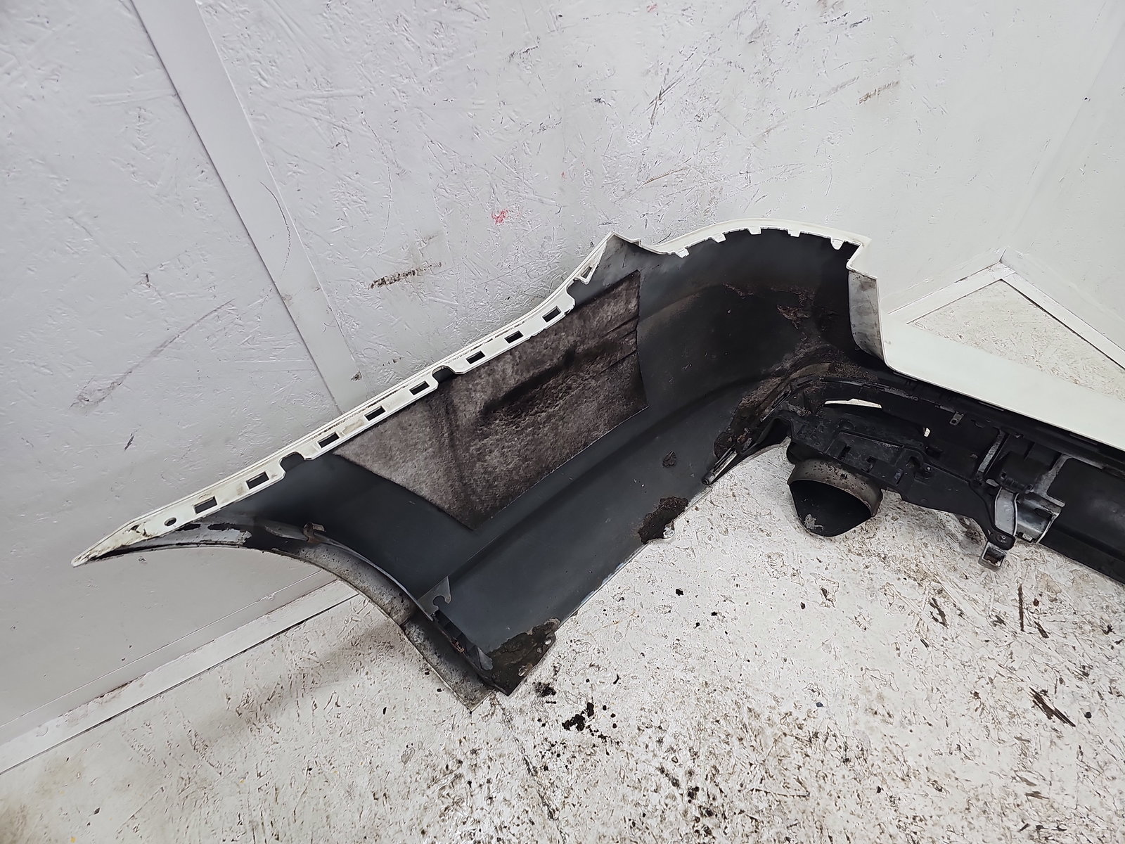 Bara spate Mercedes Clasa E (W212) [Fabr 2009-2016] Break AMG 650U Alb Calcite - imagine 10