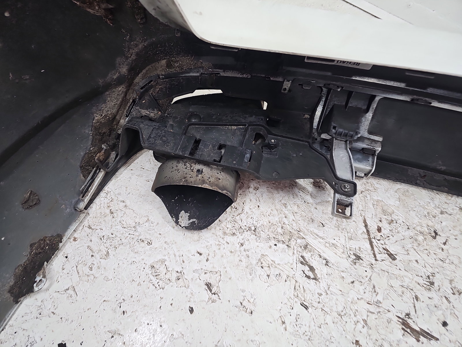 Bara spate Mercedes Clasa E (W212) [Fabr 2009-2016] Break AMG 650U Alb Calcite - imagine 11