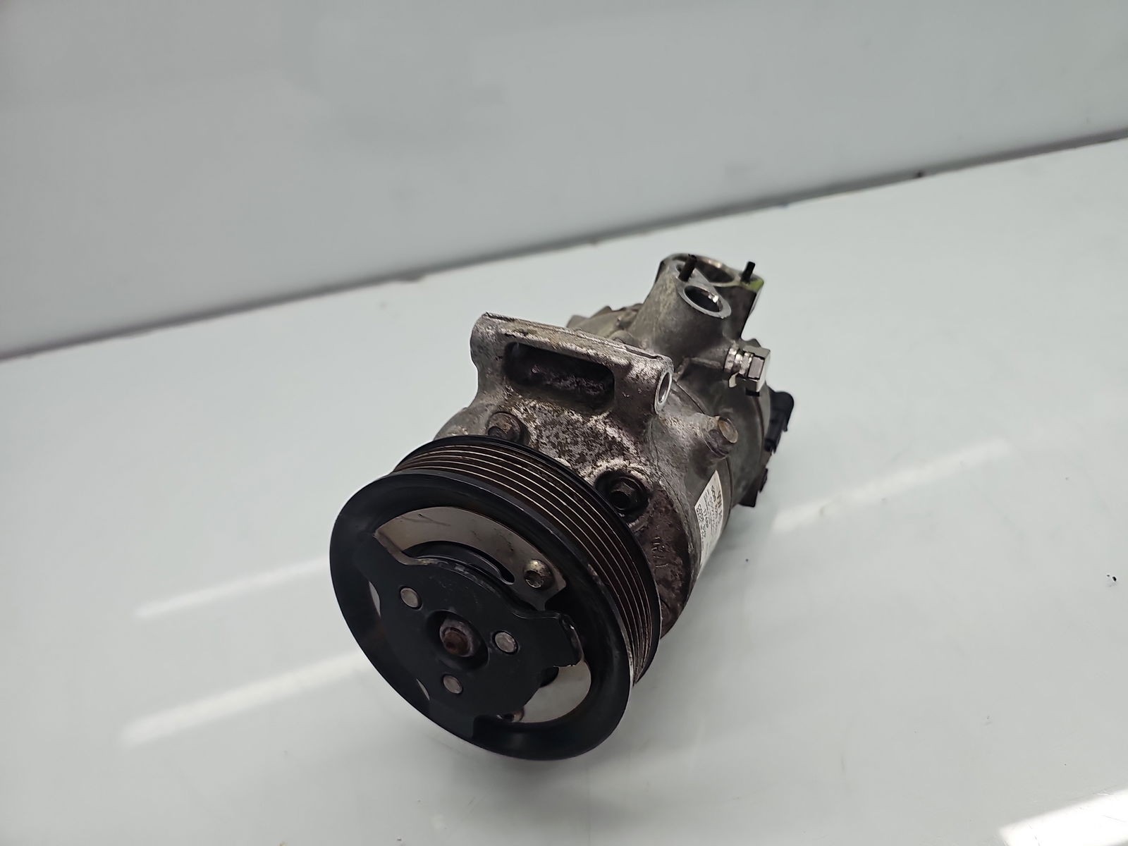 Compresor clima Skoda Rapid (NH3) [Fabr 2012-2019] 5Q0820803E 1.4 TFSI CZEA 110KW / 150CP - imagine 4