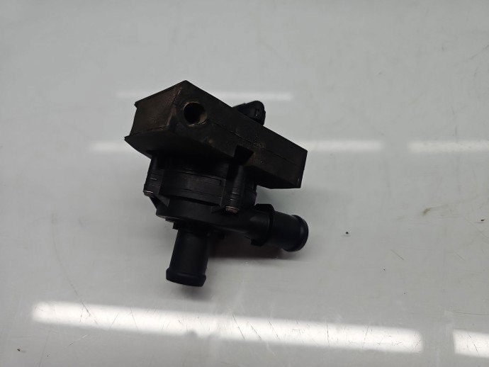 Pompa recirculare apa Volkswagen Touran (5T1) [2015-2022] 5Q0965567 1.4 TFSI CZEA 110KW / 150CP