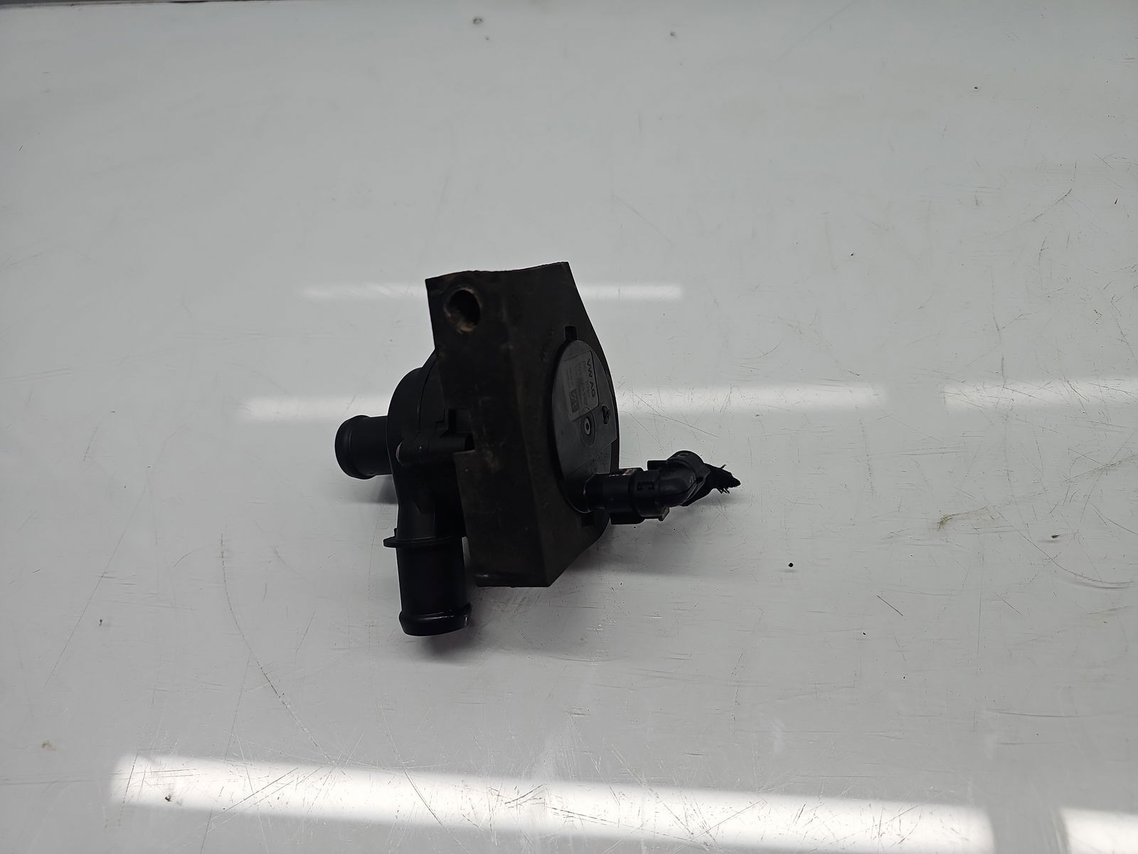 Pompa recirculare apa Volkswagen Touran (5T1) [2015-2022] 5Q0965567 1.4 TFSI CZEA 110KW / 150CP - imagine 4