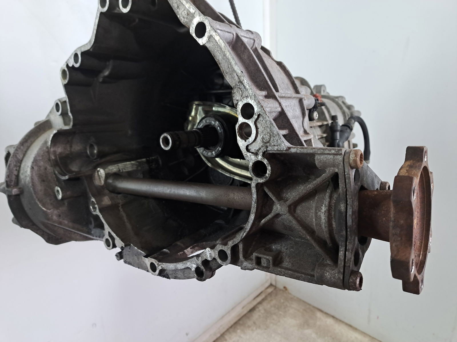 Cutie viteze manuala 6 trepte AUDI A5 (8T3) [Fabr 2007-2015] 2.0 TDI CGLC MVS 130KW / 177CP - imagine 3