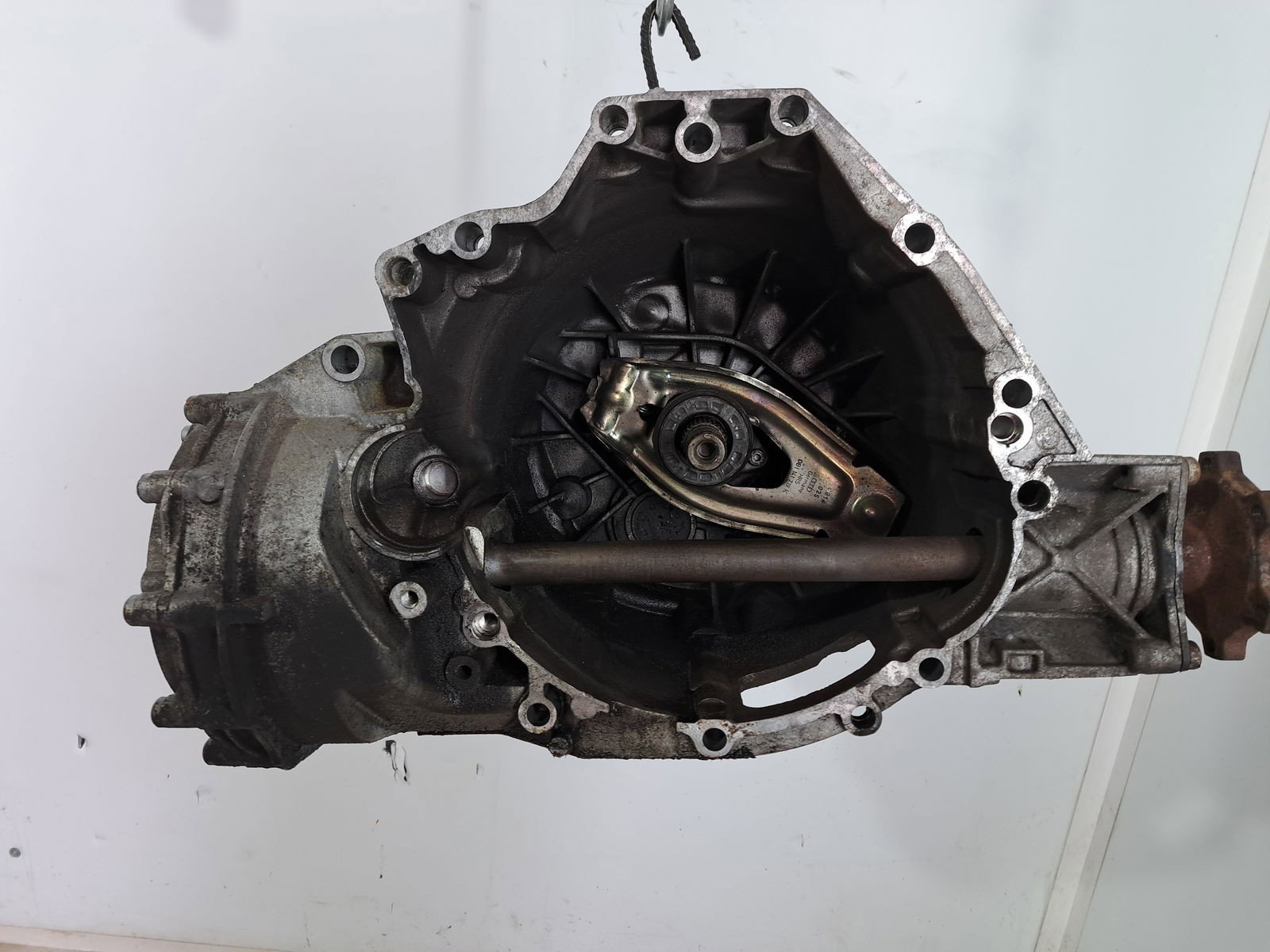 Cutie viteze manuala 6 trepte AUDI A6 (4G5, C7) [Fabr 2011-2017] 2.0 TDI CGLC MVS 130KW / 177CP - imagine 6