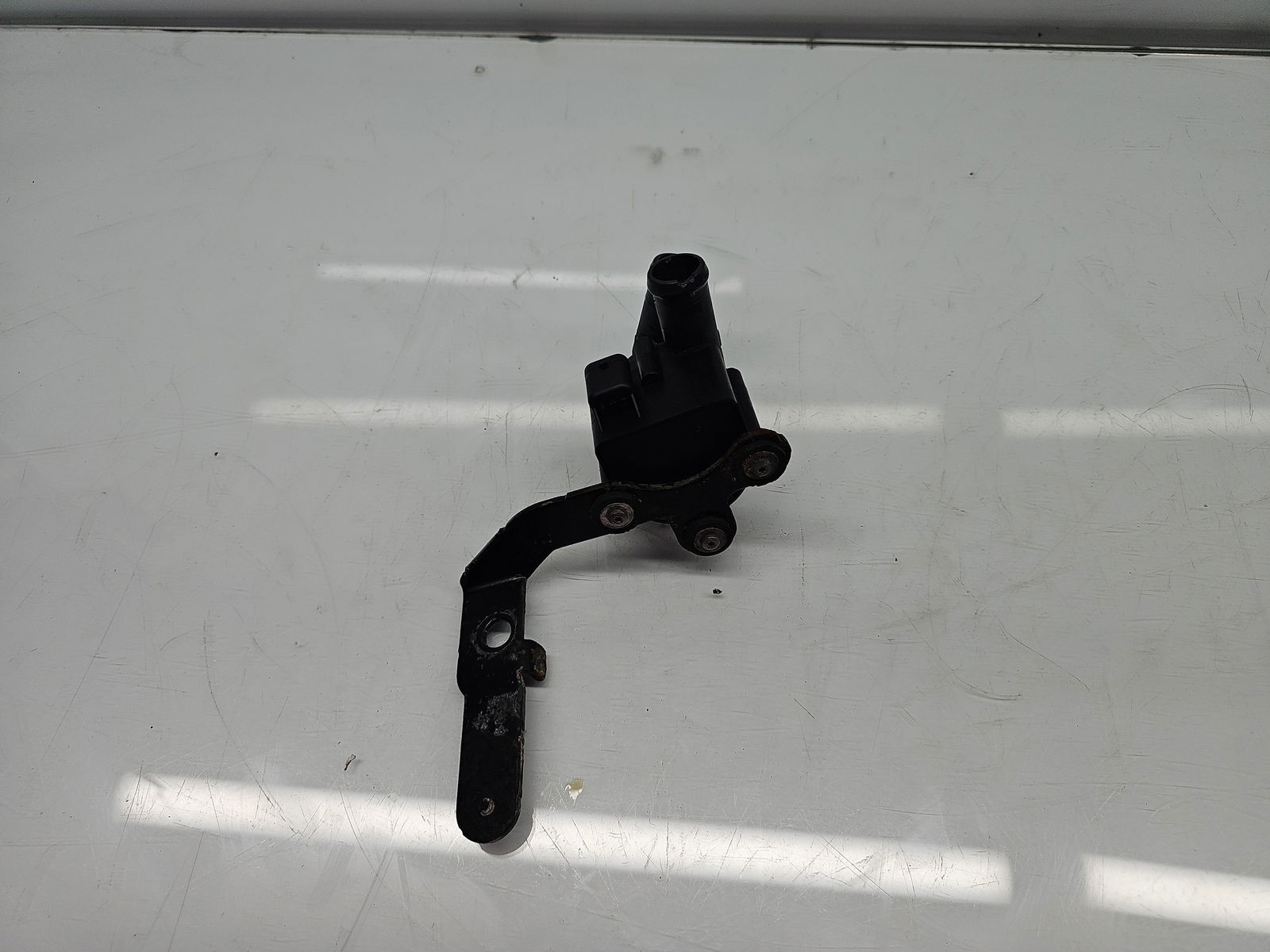 Pompa recirculare apa Volkswagen Tiguan (5N) [Fabr 2007-2016] 5N0965561 1.6 TDI CAYC 77KW / 105CP - imagine 1