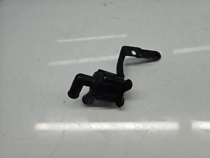 Pompa recirculare apa AUDI A3 (8P1) [Fabr 2003-2012] 5N0965561 1.6 TDI CAYC 77KW / 105CP