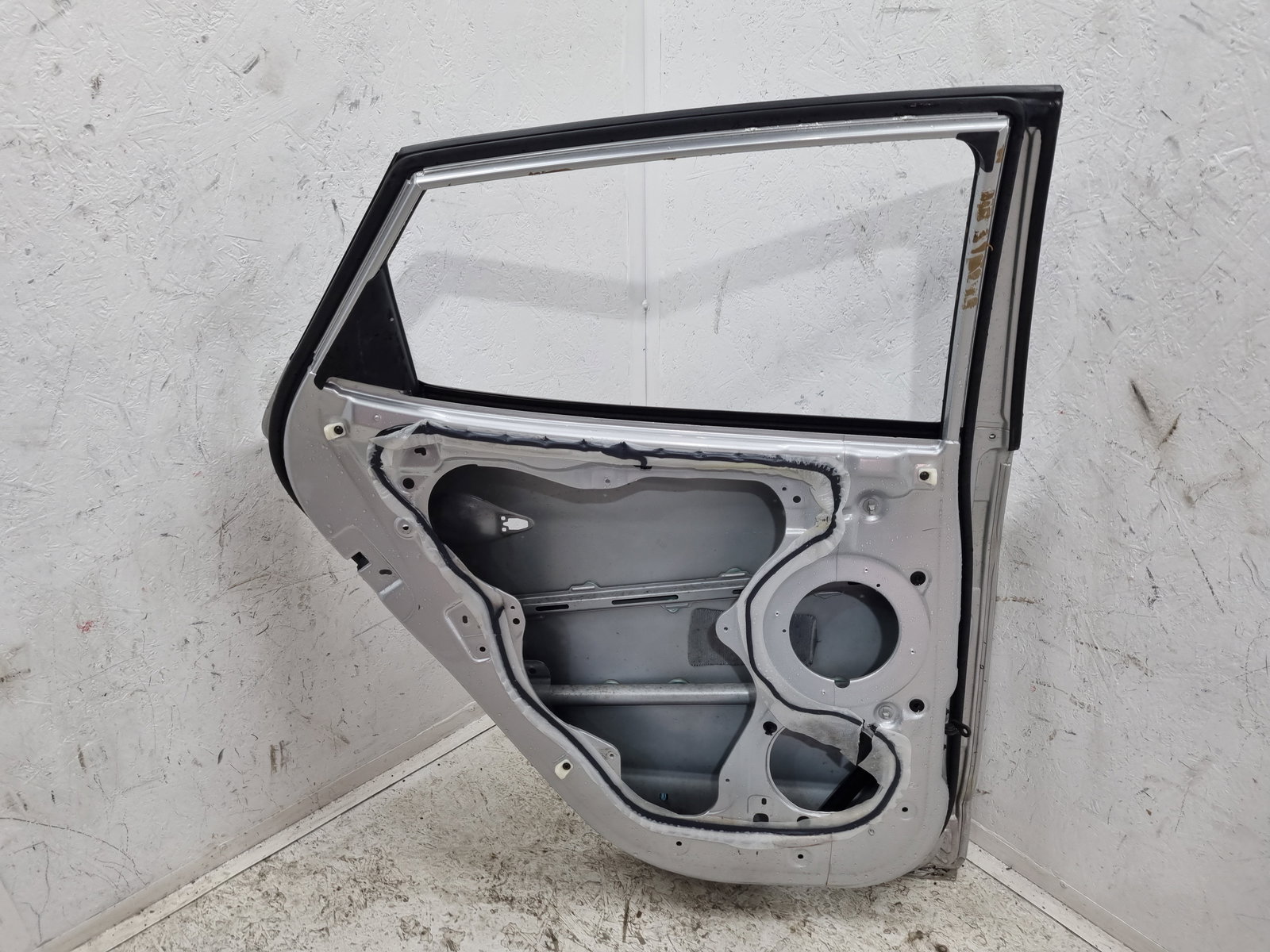 Usa stanga spate Hyundai ix35 (LM) [Fabr 2010-2017] Sleek Silver - imagine 8