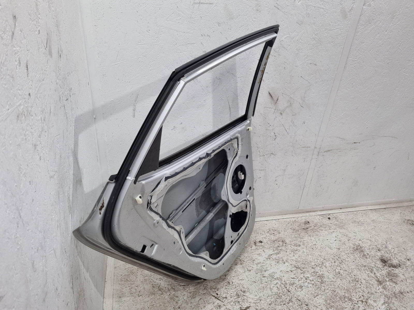 Usa stanga spate Hyundai ix35 (LM) [Fabr 2010-2017] Sleek Silver - imagine 10