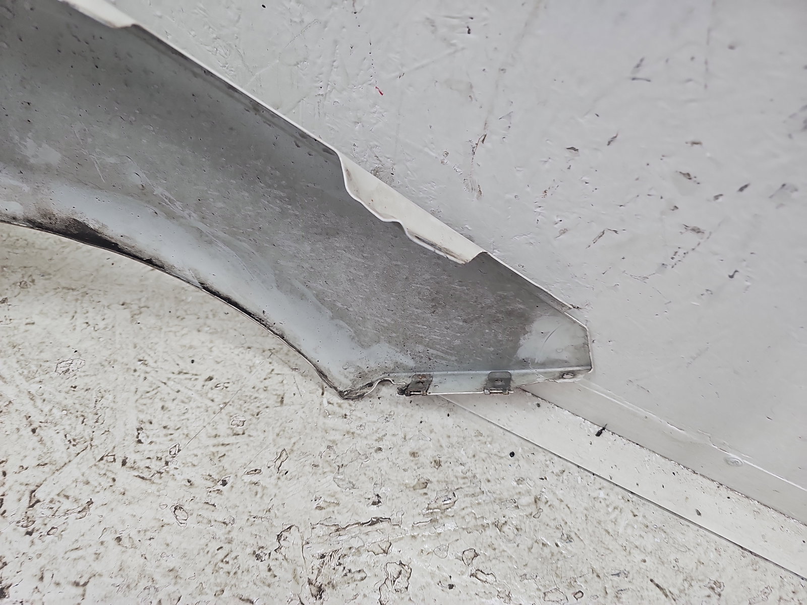 Aripa stanga fata Mercedes Clasa E (W212) [Fabr 2009-2016] Break AMG 650U Alb Calcite - imagine 6