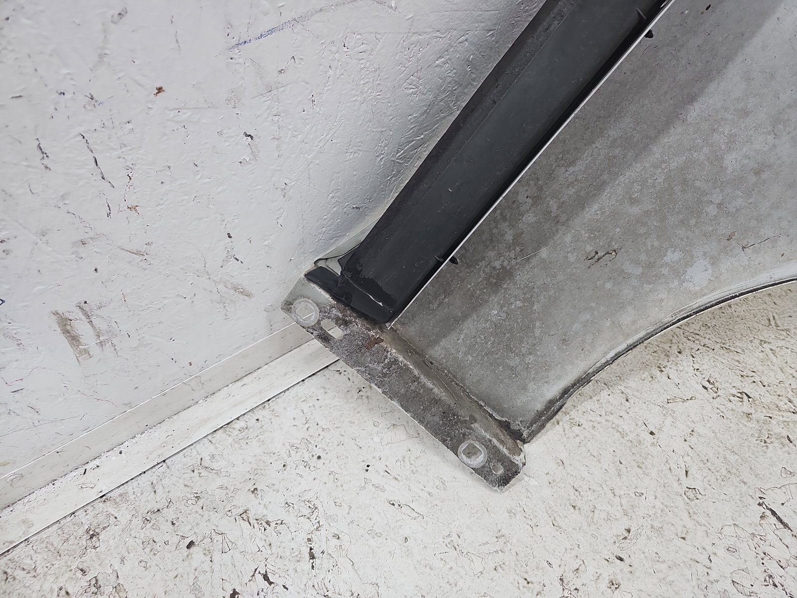 Aripa stanga fata Mercedes Clasa E (W212) [Fabr 2009-2016] Break AMG 650U Alb Calcite - imagine 7