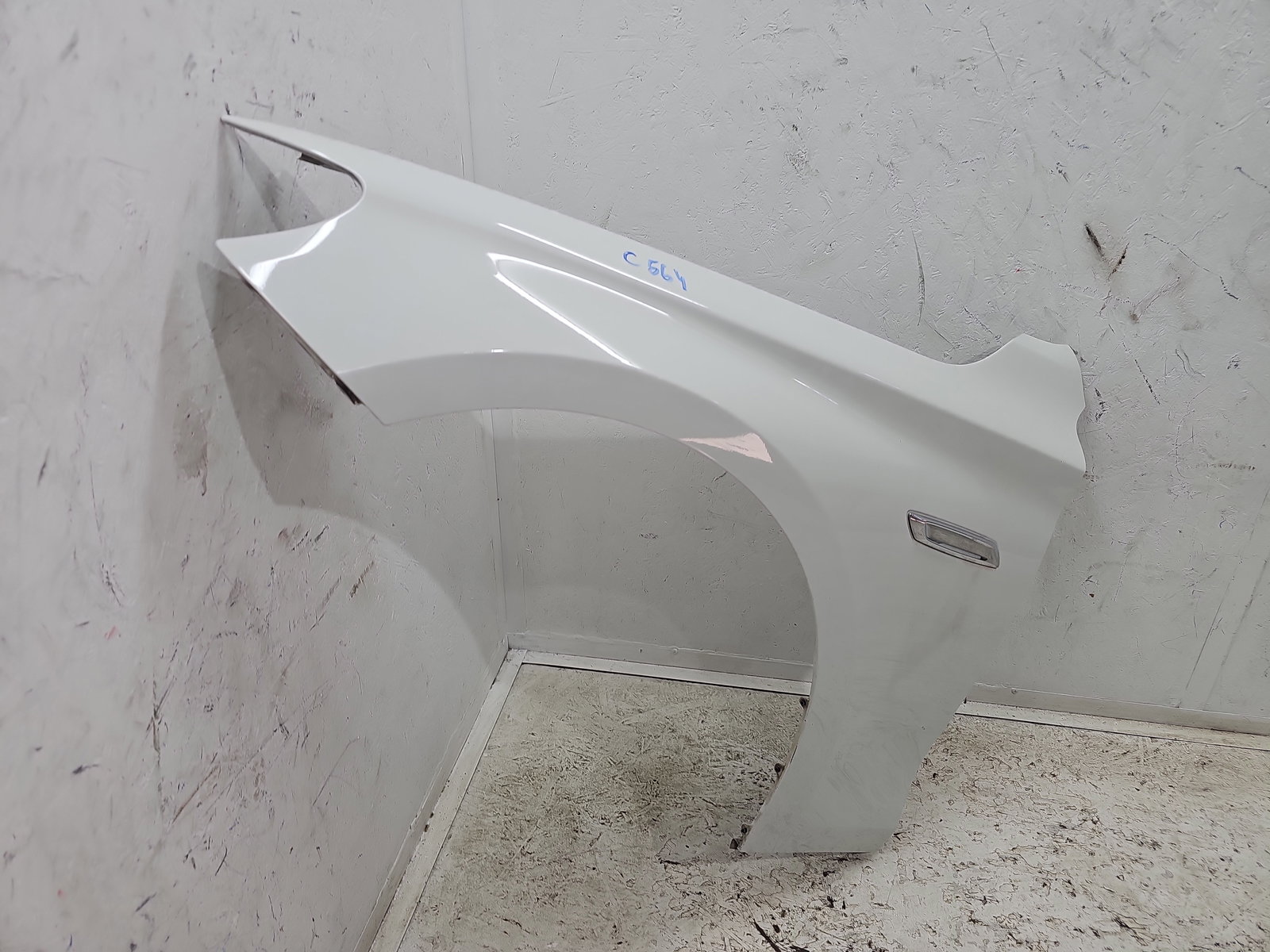 Aripa stanga fata Bmw 5 GT (F07) [Fabr 2011-2016] Hatchback 300 Alpinweiss III - imagine 2