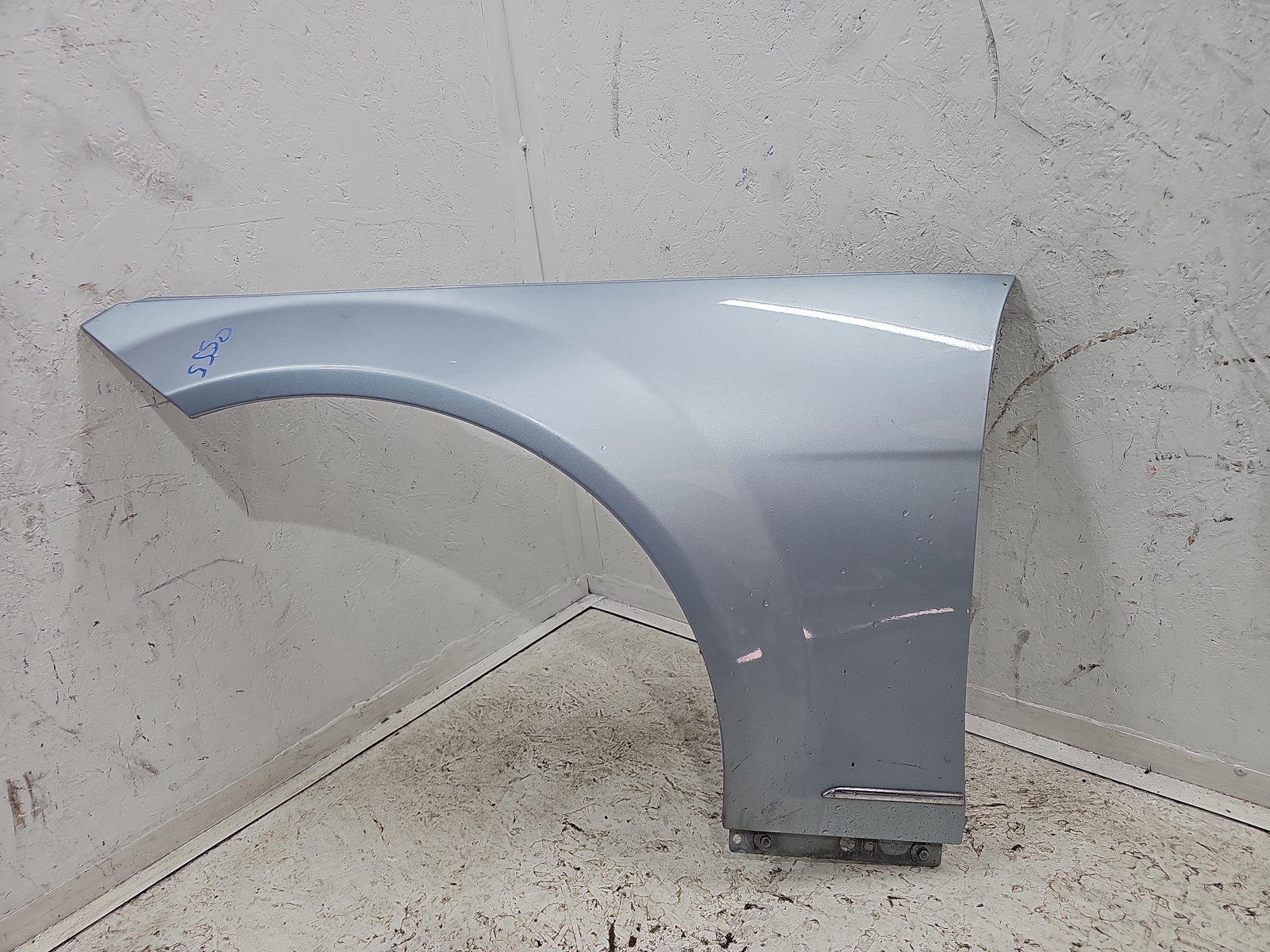 Aripa stanga fata Mercedes Clasa C (W204) [Fabr 2007-2014] Berlina Facelift, AMG 988U Argintiu Diamat - imagine 4