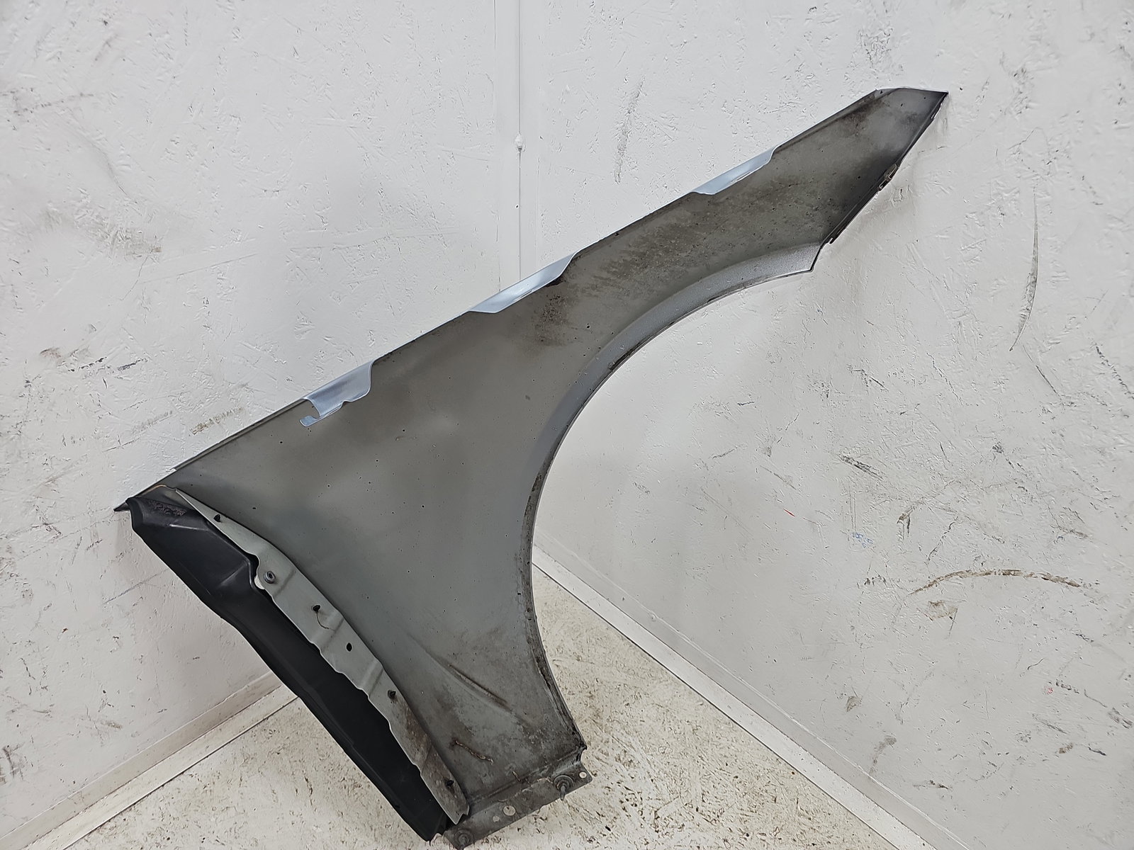 Aripa stanga fata Mercedes Clasa C (W204) [Fabr 2007-2014] Berlina Facelift, AMG 988U Argintiu Diamat - imagine 5