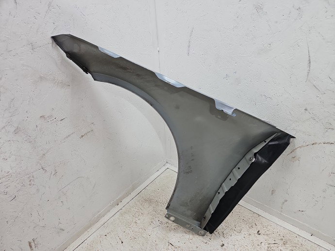 Aripa dreapta fata Mercedes Clasa C (W204) [Fabr 2007-2014] Berlina Facelift, AMG 988U Argintiu Diamat