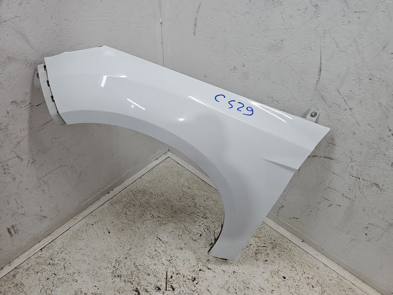 Aripa stanga fata Ford Focus 3 [Fabr 2010-2018] Frozen White - imagine 1