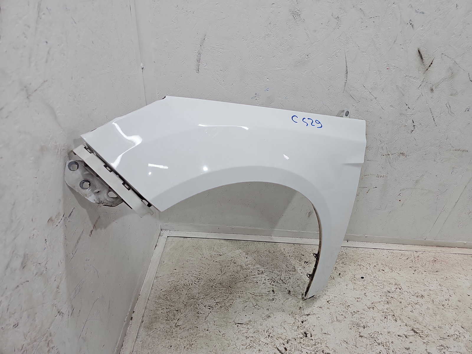 Aripa stanga fata Ford Focus 3 [Fabr 2010-2018] Frozen White - imagine 2