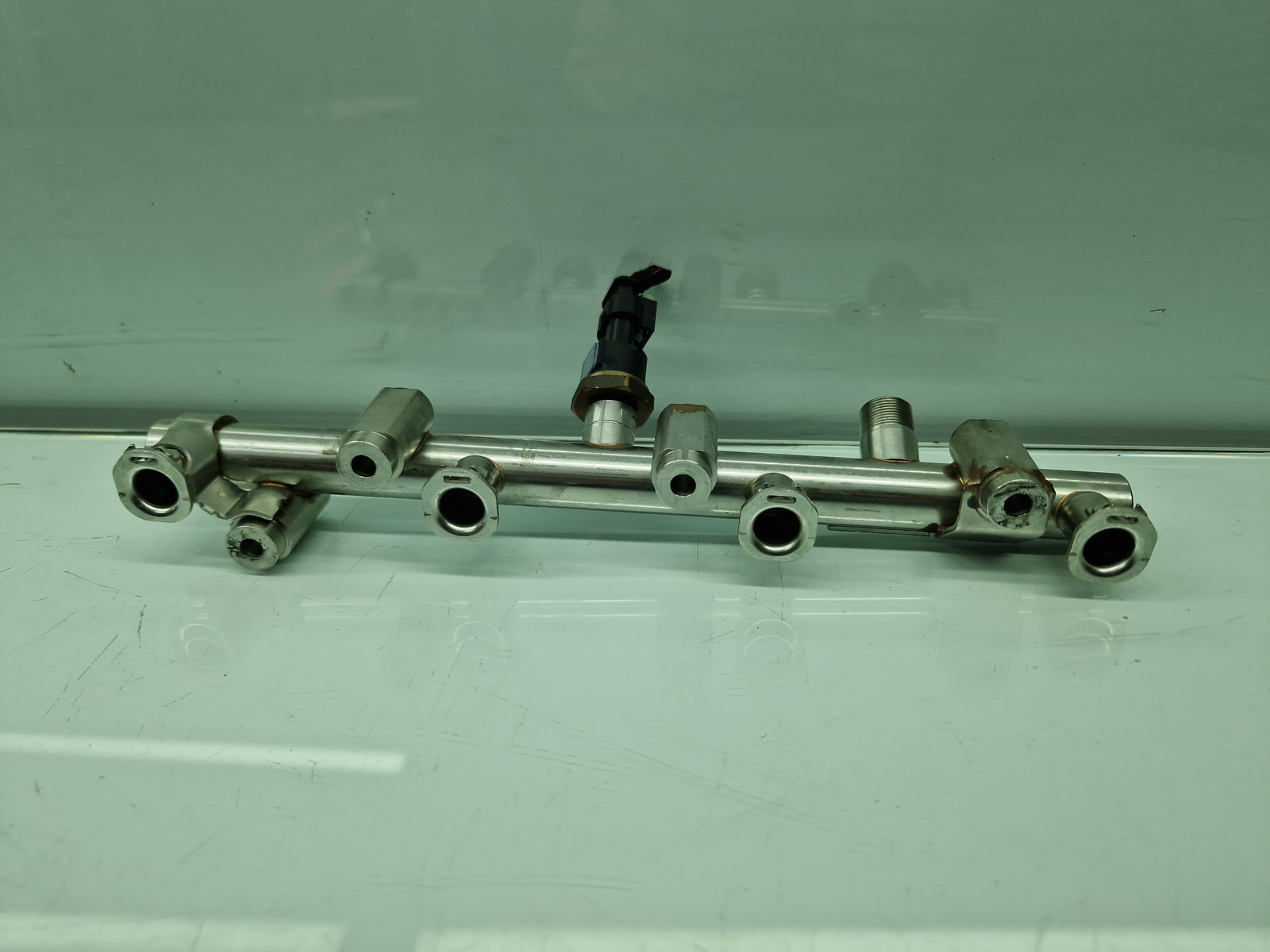 Rampa injectoare Mercedes Clasa A (W177) [Fabr 2019-2024] A2820703900 1.4 Benz 282914 120KW / 163CP - imagine 2