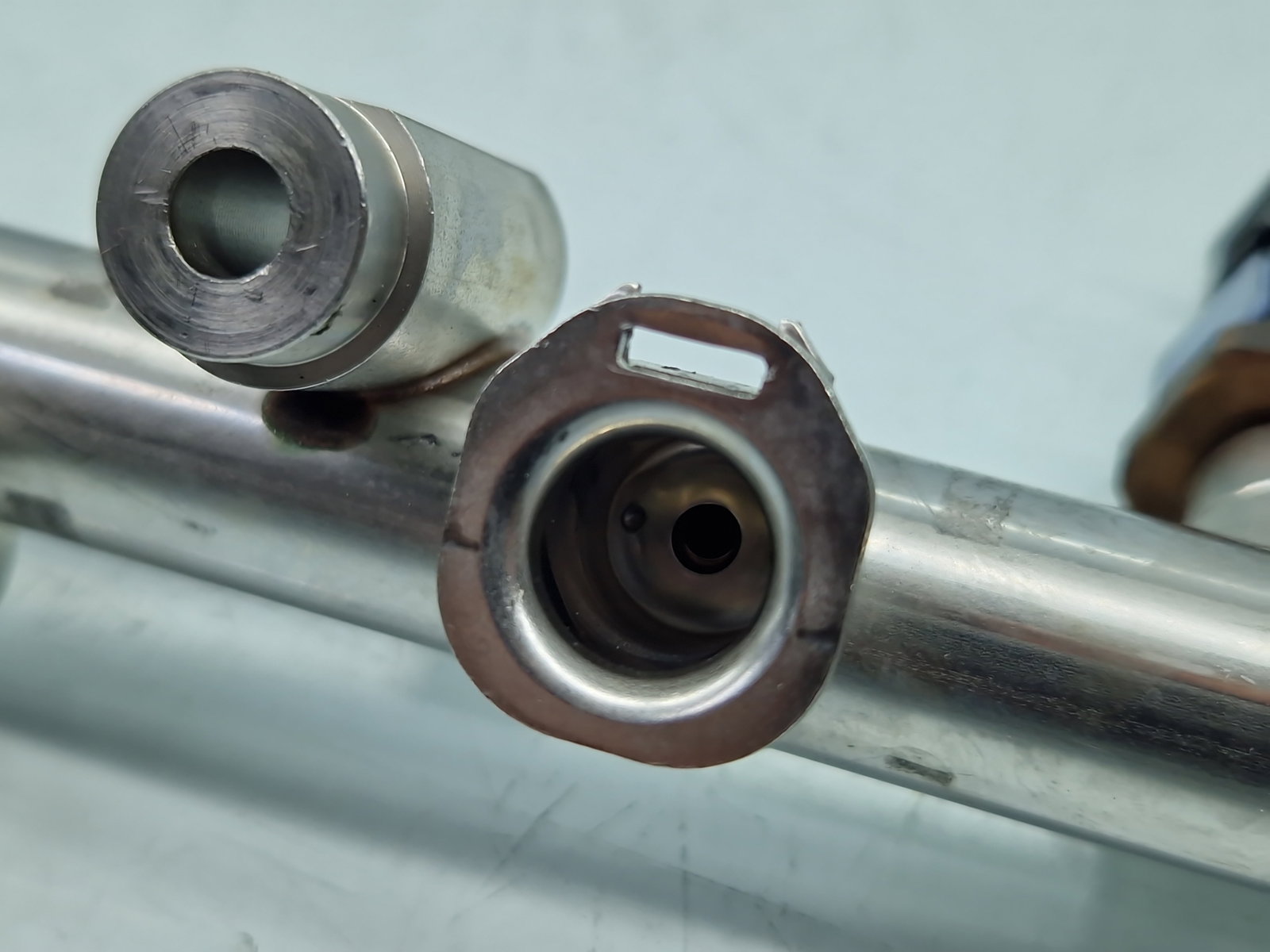 Rampa injectoare Mercedes Clasa A (W177) [Fabr 2019-2024] A2820703900 1.4 Benz 282914 120KW / 163CP - imagine 5