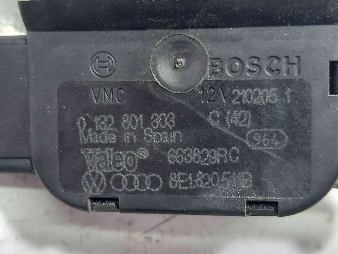 Motoras clapeta aeroterma bord 8E1820511A Audi A4 (8EC, B7) [Fabr 2004-2008] 2.0
