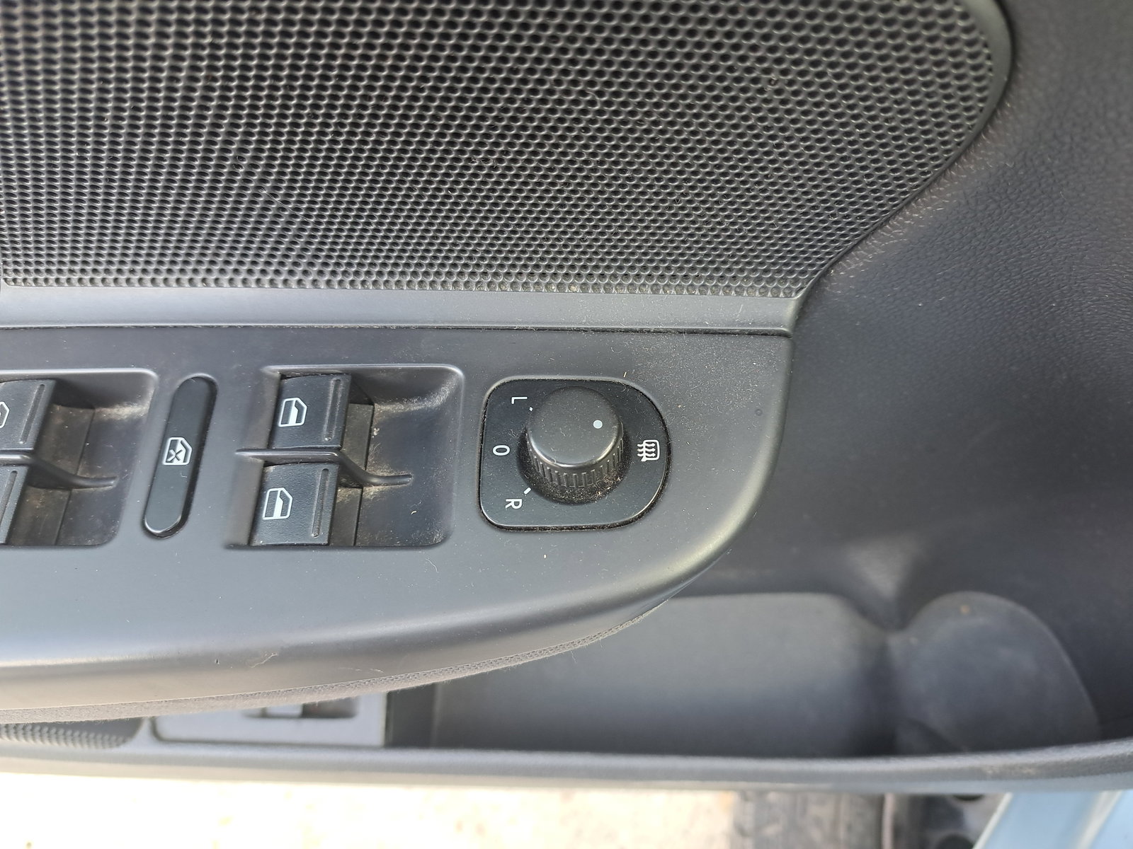 Buton reglaj oglinzi Volkswagen Golf 5 (1K1) [Fabr 2004-2008] OEM