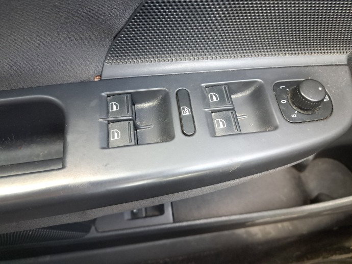 Buton geam stanga fata Volkswagen Golf 5 (1K1) [Fabr 2004-2008] OEM