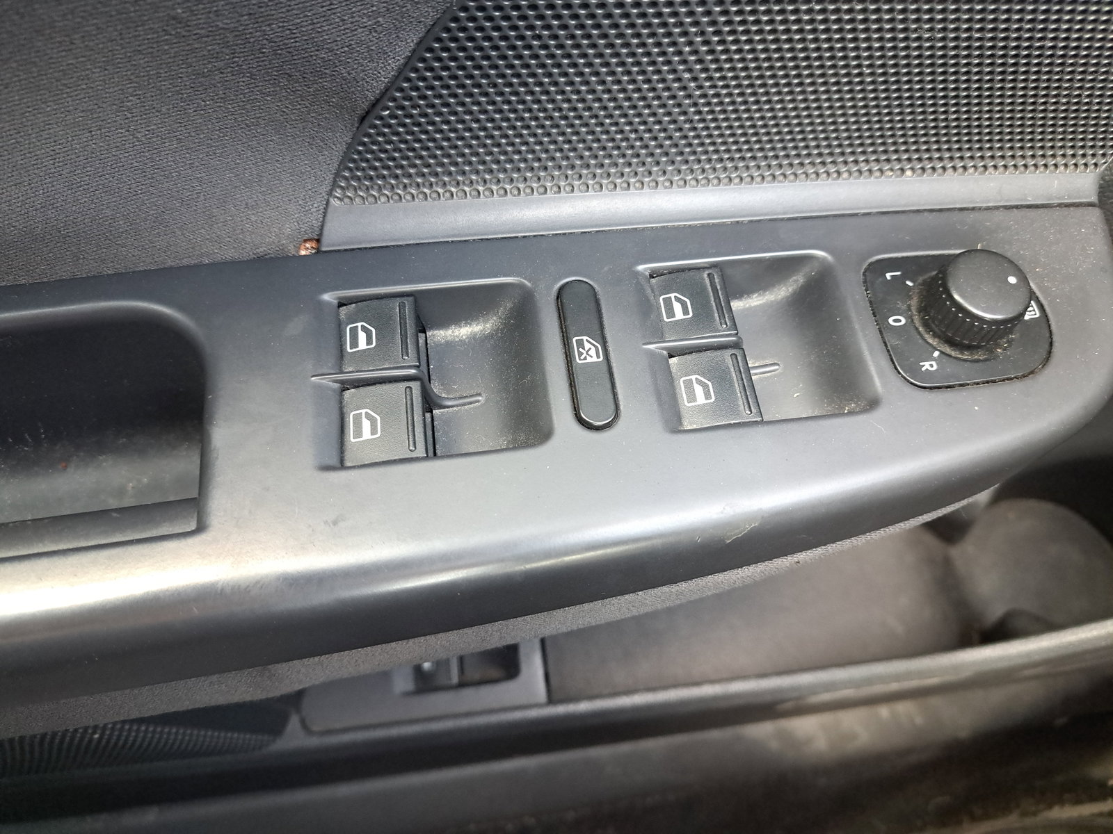 Buton geam stanga fata Volkswagen Golf 5 (1K1) [Fabr 2004-2008] OEM