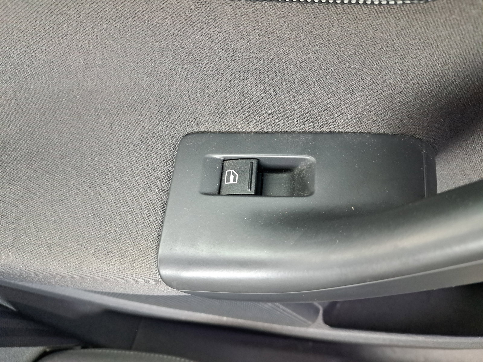 Buton geam stanga spate Volkswagen Golf 5 (1K1) [Fabr 2004-2008] OEM