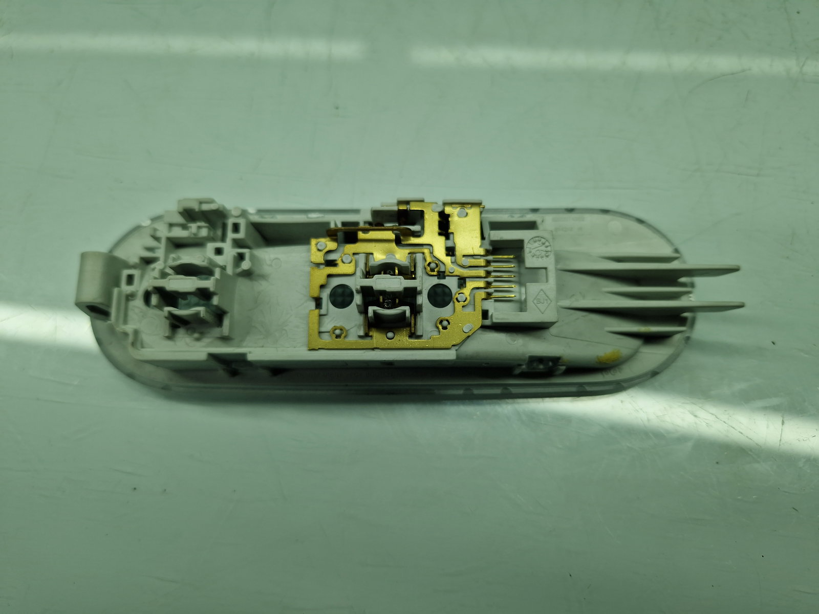 Plafoniera spate Dacia Duster [Fabr 2010-2017] SUV Facelift 8200074362 - imagine 2