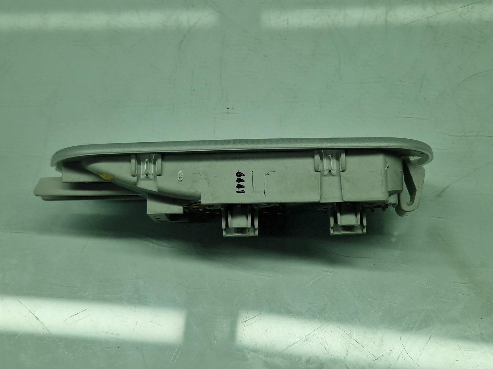 Plafoniera spate Dacia Duster [Fabr 2010-2017] SUV Facelift 8200074362 - imagine 4