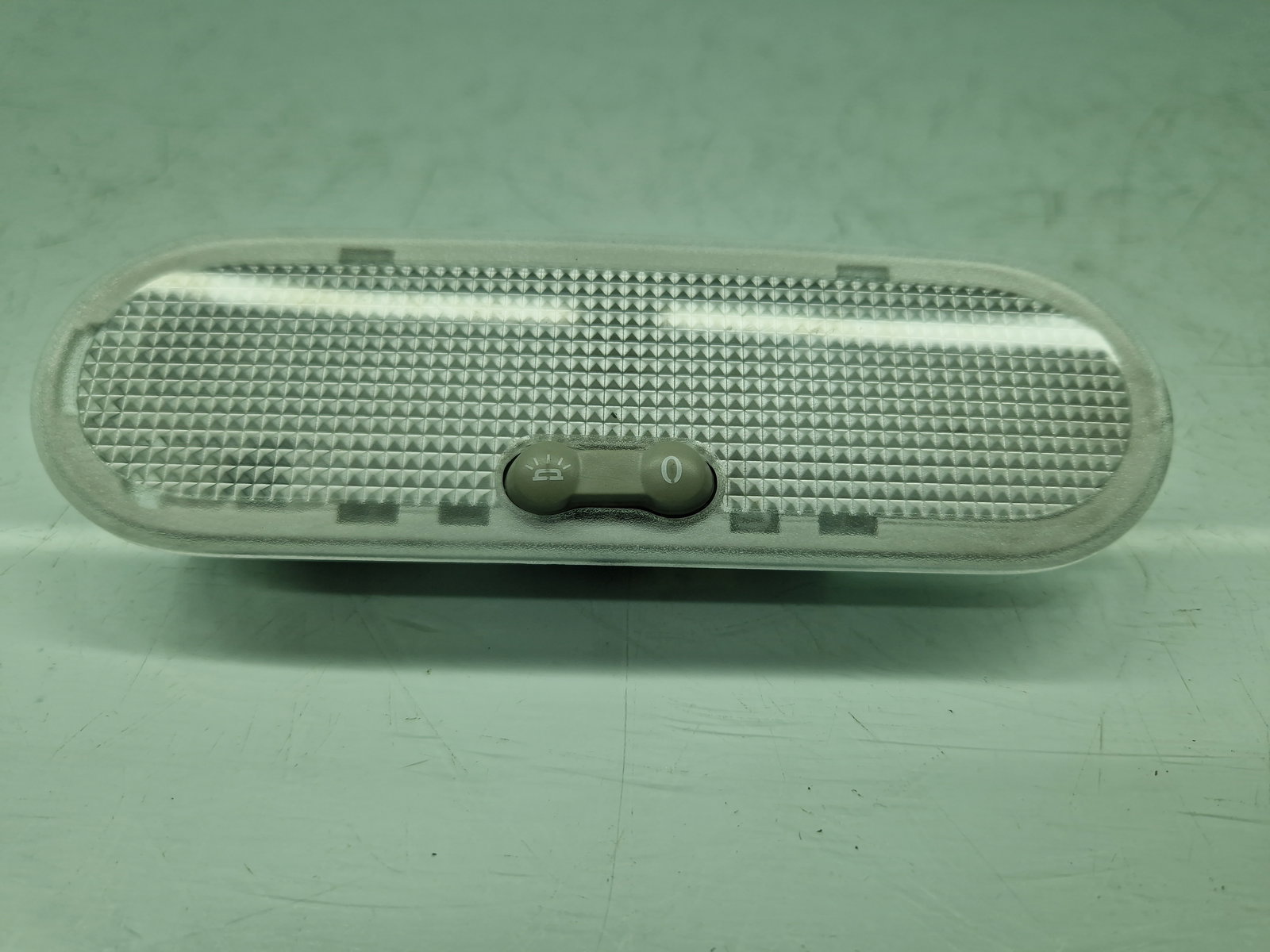 Plafoniera spate Dacia Duster [Fabr 2010-2017] SUV Facelift 8200074362 - imagine 1