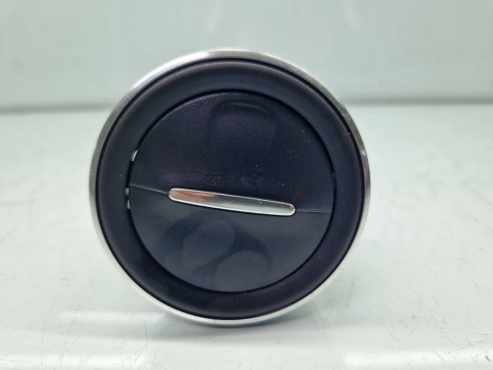 Grila aerisire stanga Dacia Duster [Fabr 2010-2017] 6016R68100P14 - imagine 1