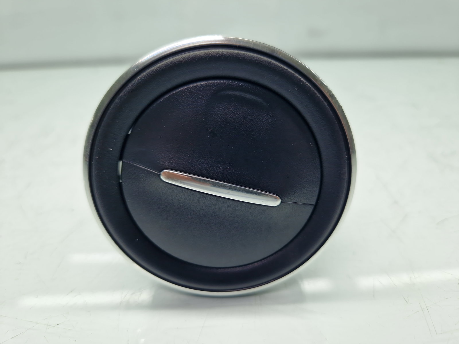 Grila aerisire dreapta Dacia Duster [Fabr 2010-2017] 6016R68100P14 - imagine 1