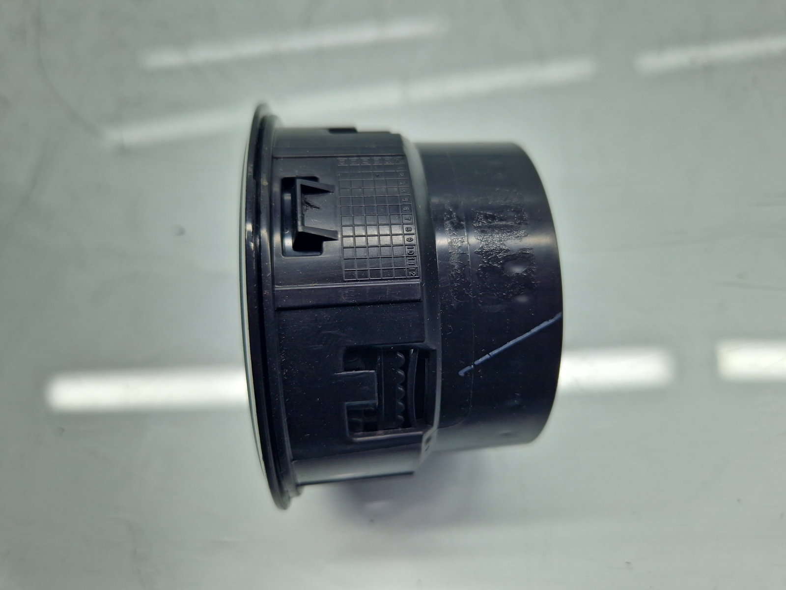 Grila aerisire centrala stanga Dacia Duster [Fabr 2010-2017] 6016R68100P14 - imagine 2