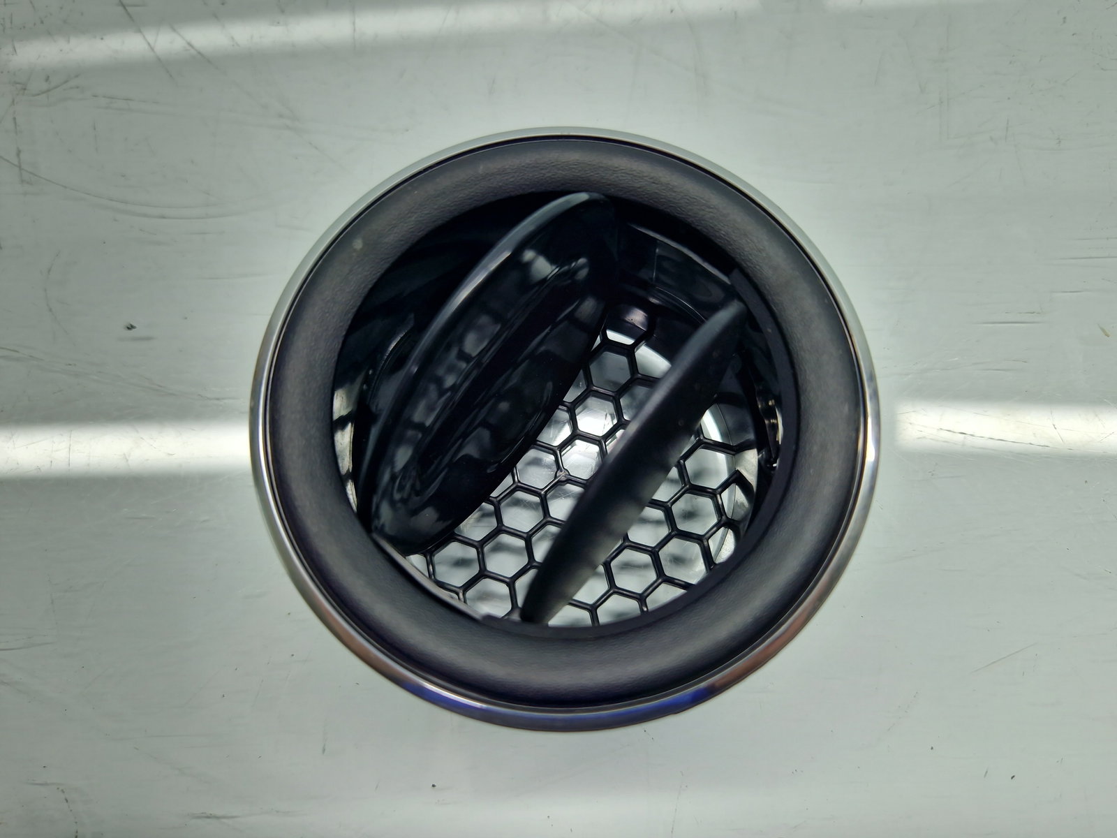 Grila aerisire centrala stanga Dacia Duster [Fabr 2010-2017] 6016R68100P14 - imagine 4