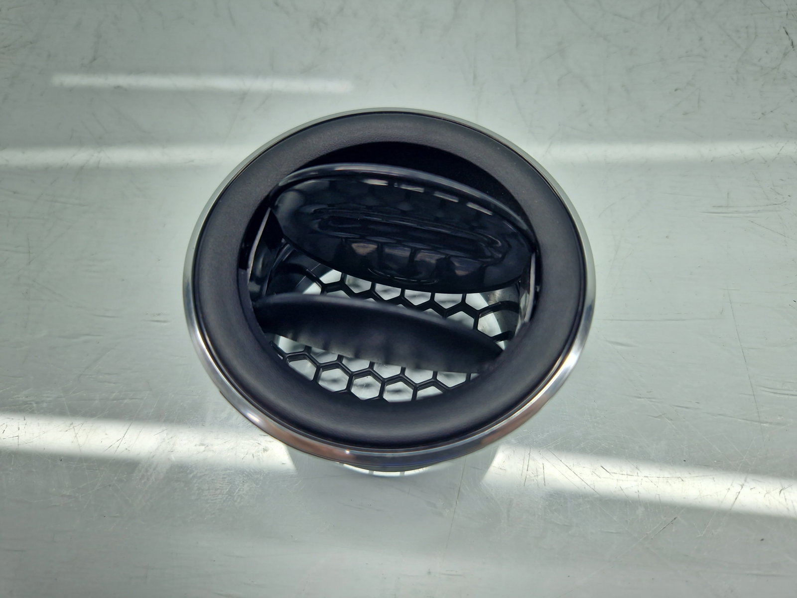 Grila aerisire centrala dreapta Dacia Duster [Fabr 2010-2017] 6016R68100P14 - imagine 2