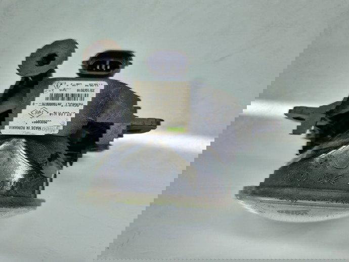 Proiector ceata stanga Dacia Duster [Fabr 2010-2017] SUV Facelift 261500097R