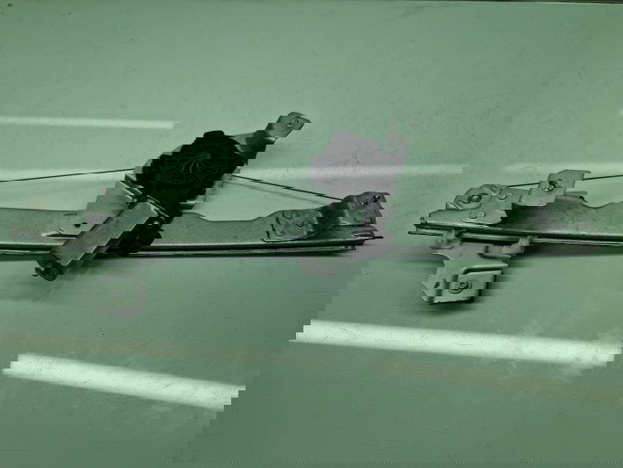 Macara electrica geam stanga fata Dacia Duster [Fabr 2010-2017] SUV Facelift 9030255