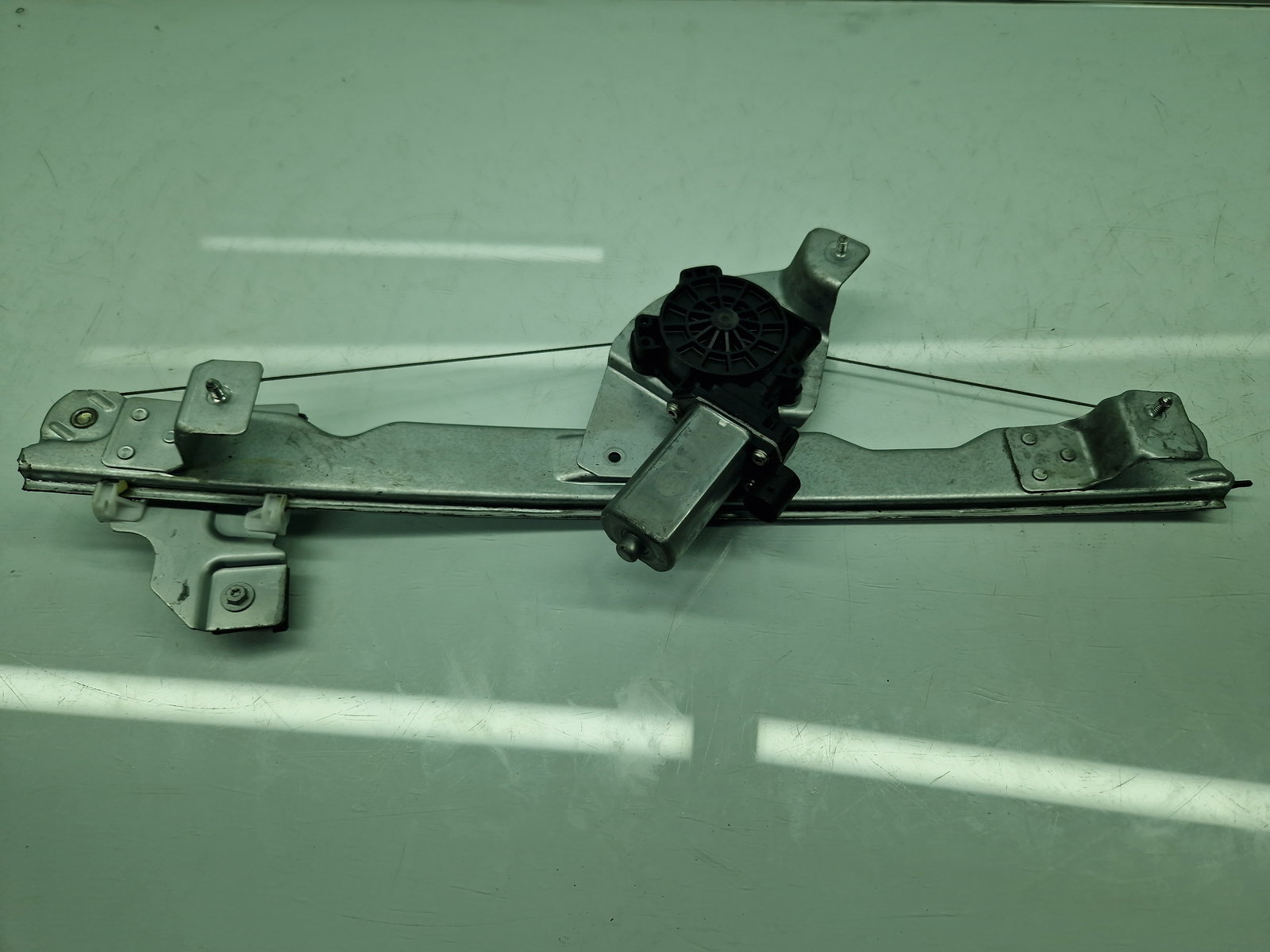 Macara electrica geam stanga fata Dacia Duster [Fabr 2010-2017] SUV Facelift 9030255 - imagine 1