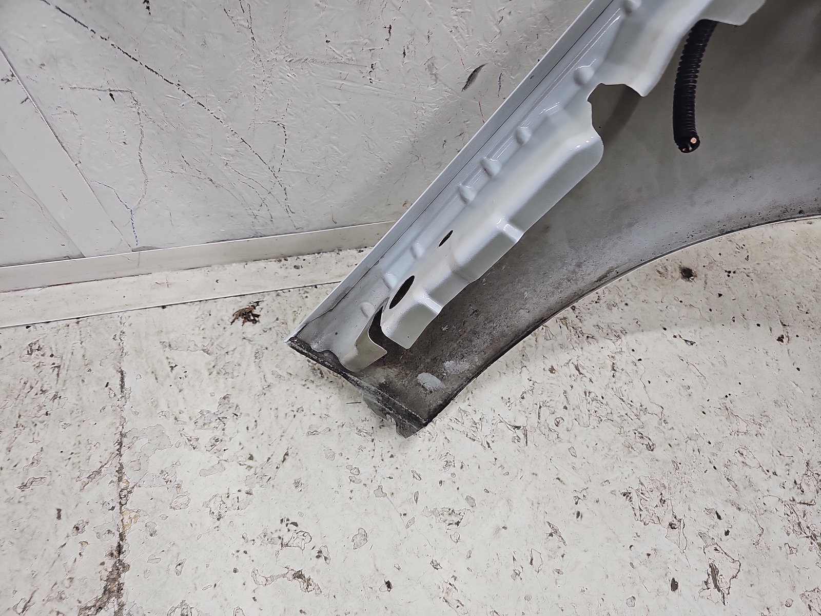 Aripa stanga fata TESLA Model 3 [Fabr 2020-2025] Pearl White - imagine 12