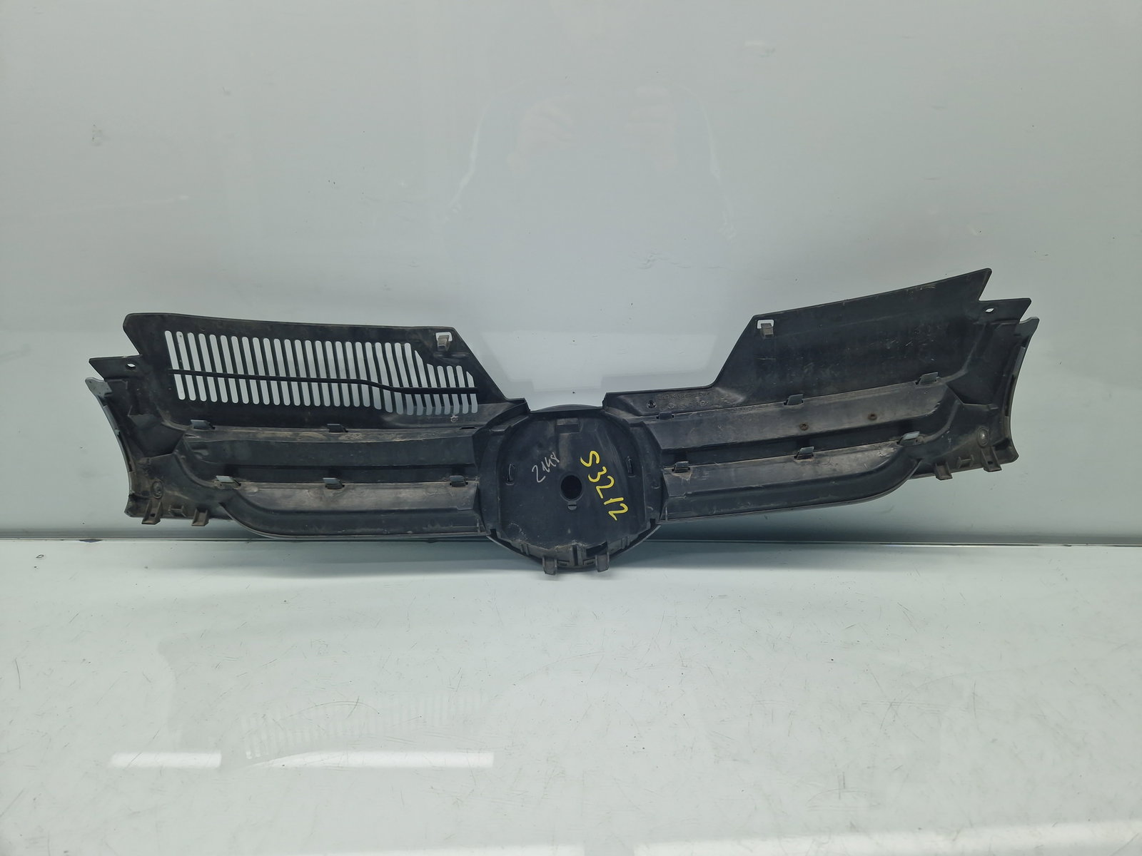 Grila bara fata Volkswagen Golf 5 (1K1) [Fabr 2004-2008] Hatchback 1K0853651 - imagine 2