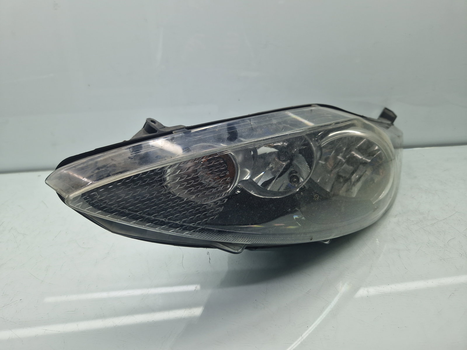 Far stanga Ford Fiesta 6 [Fabr 2008-2019] 8A61-13W030-BJ - imagine 2