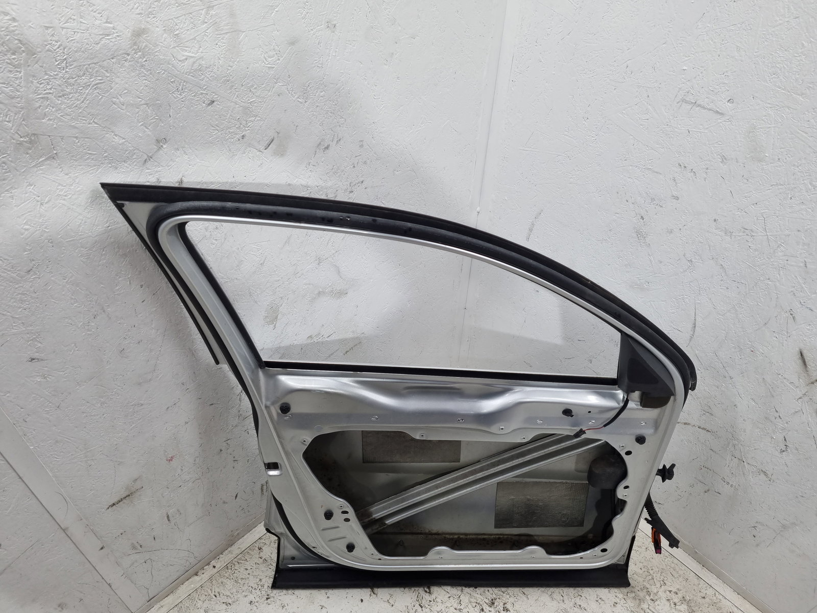 Usa stanga fata Volkswagen Tiguan (5N) [Fabr 2007-2016] SUV LA7W - imagine 11