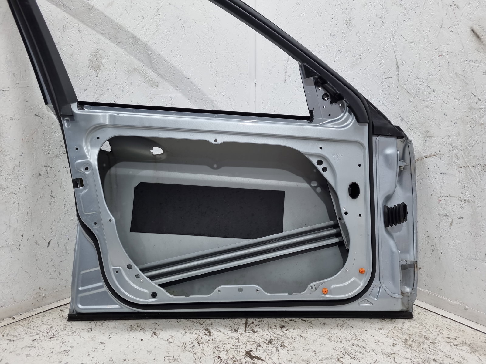 Usa stanga fata Mercedes Clasa C (W204) [Fabr 2007-2014] Berlina Facelift, AMG 988U Argintiu Diamat - imagine 2