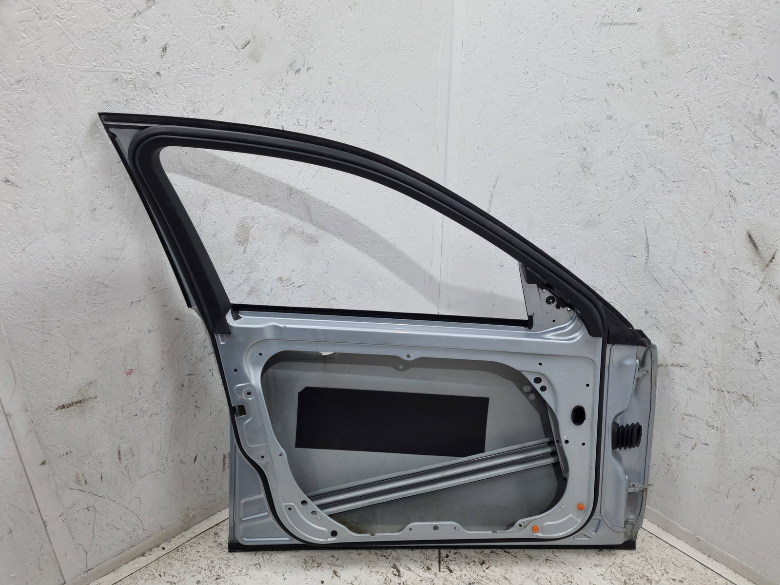 Usa stanga fata Mercedes Clasa C (W204) [Fabr 2007-2014] Berlina Facelift, AMG 988U Argintiu Diamat - imagine 8