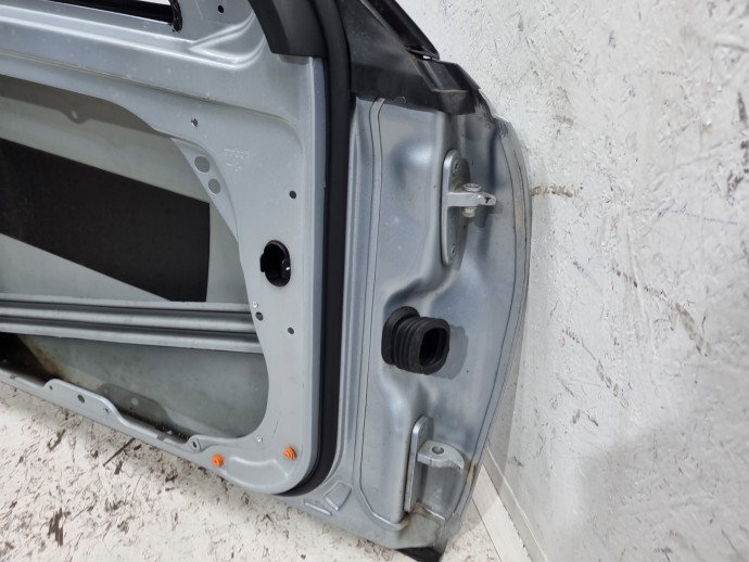 Usa stanga fata Mercedes Clasa C (W204) [Fabr 2007-2014] Berlina Facelift, AMG 988U Argintiu Diamat