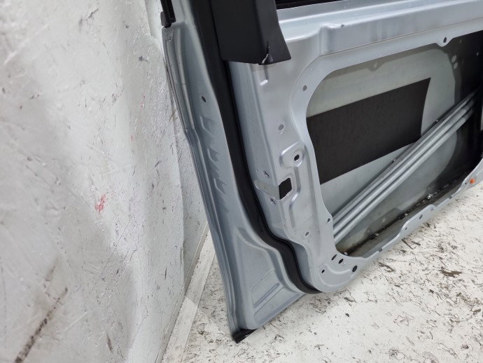 Usa stanga fata Mercedes Clasa C (W204) [Fabr 2007-2014] Berlina Facelift, AMG 988U Argintiu Diamat