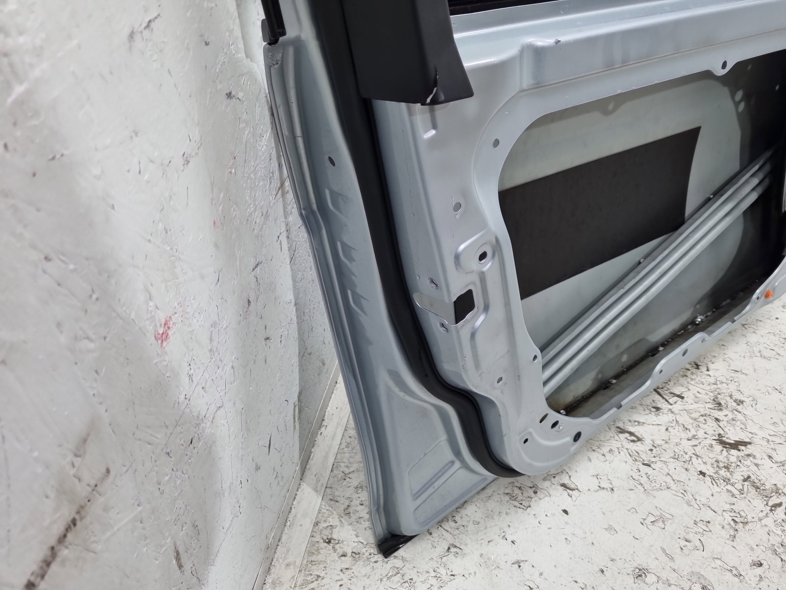 Usa stanga fata Mercedes Clasa C (W204) [Fabr 2007-2014] Berlina Facelift, AMG 988U Argintiu Diamat - imagine 10