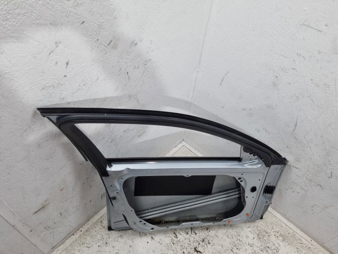 Usa stanga fata Mercedes Clasa C (W204) [Fabr 2007-2014] Berlina Facelift, AMG 988U Argintiu Diamat