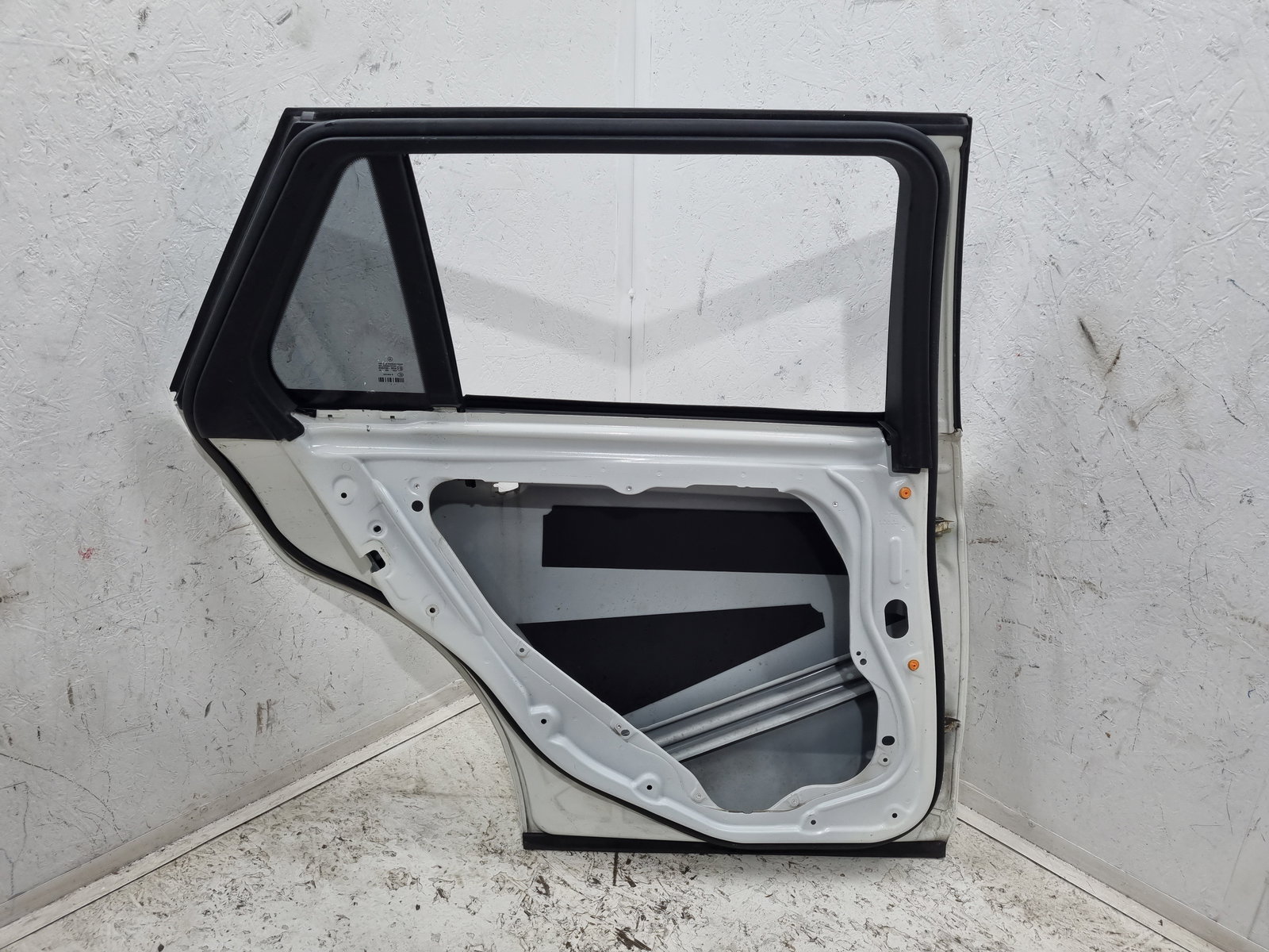 Usa stanga spate Mercedes Clasa E (W212) [Fabr 2009-2016] Break AMG 650U Alb Calcite - imagine 3