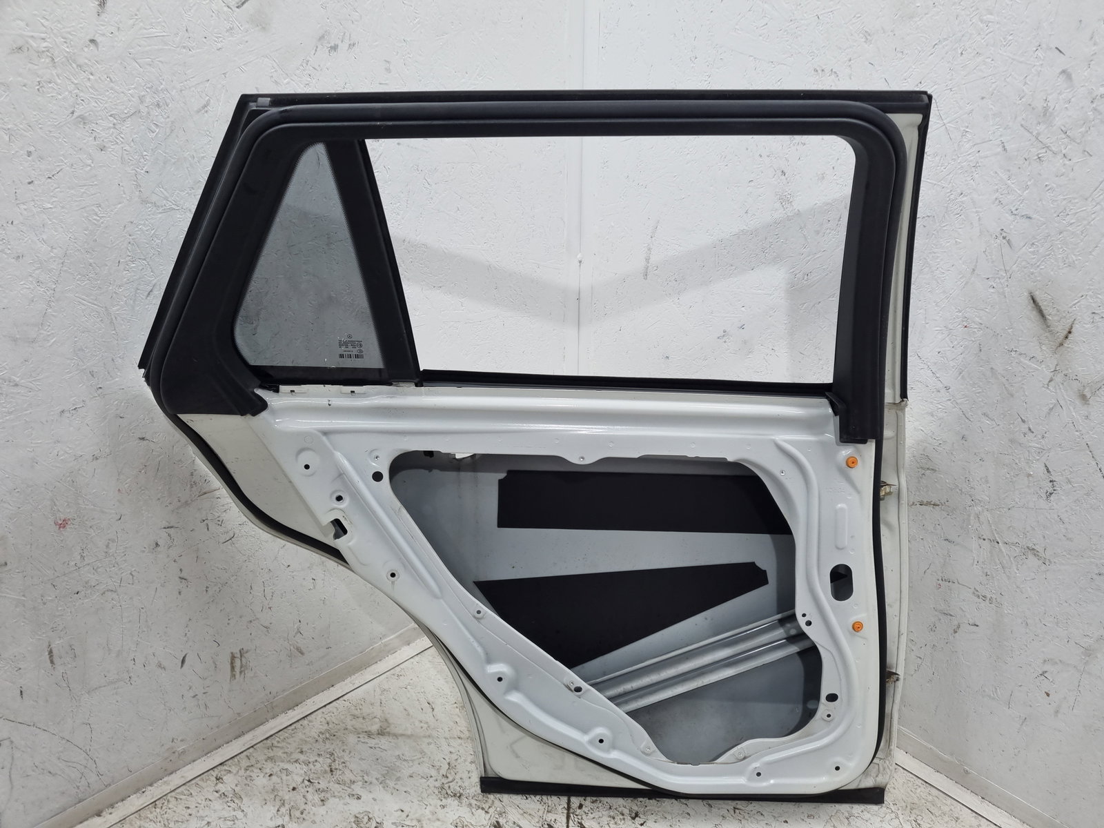 Usa stanga spate Mercedes Clasa E (W212) [Fabr 2009-2016] Break AMG 650U Alb Calcite - imagine 8